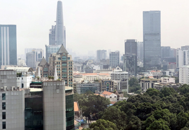 Ngân hàng Standard Chartered nhận định nền kinh tế Việt Nam sẽ phục hồi mạnh mẽ trong năm 2022, bắt đầu từ cuối Quý 1. 